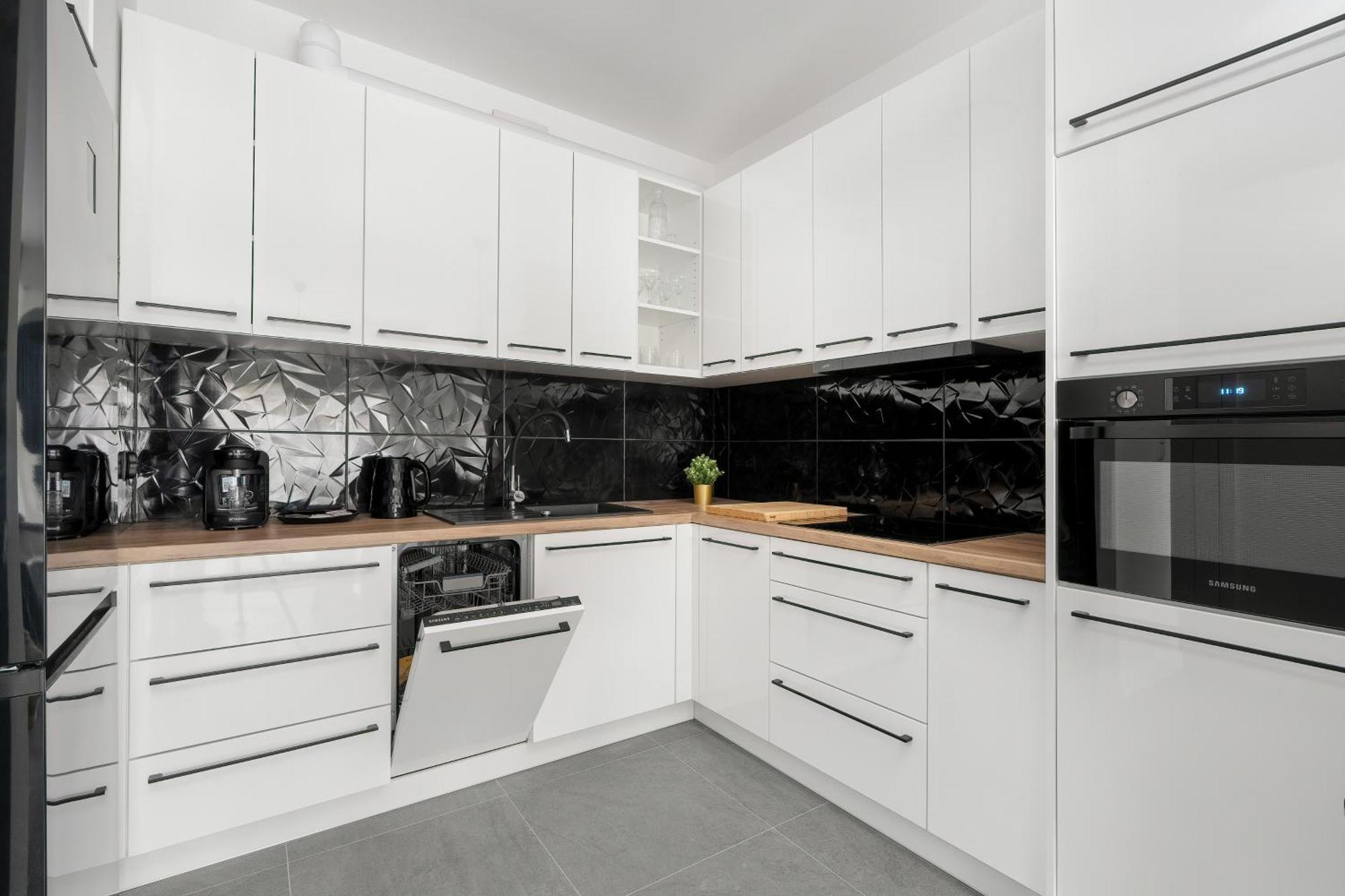 City Center Apartments With Gym & Free Garage Poznan By Noclegi Renters Bagian luar foto