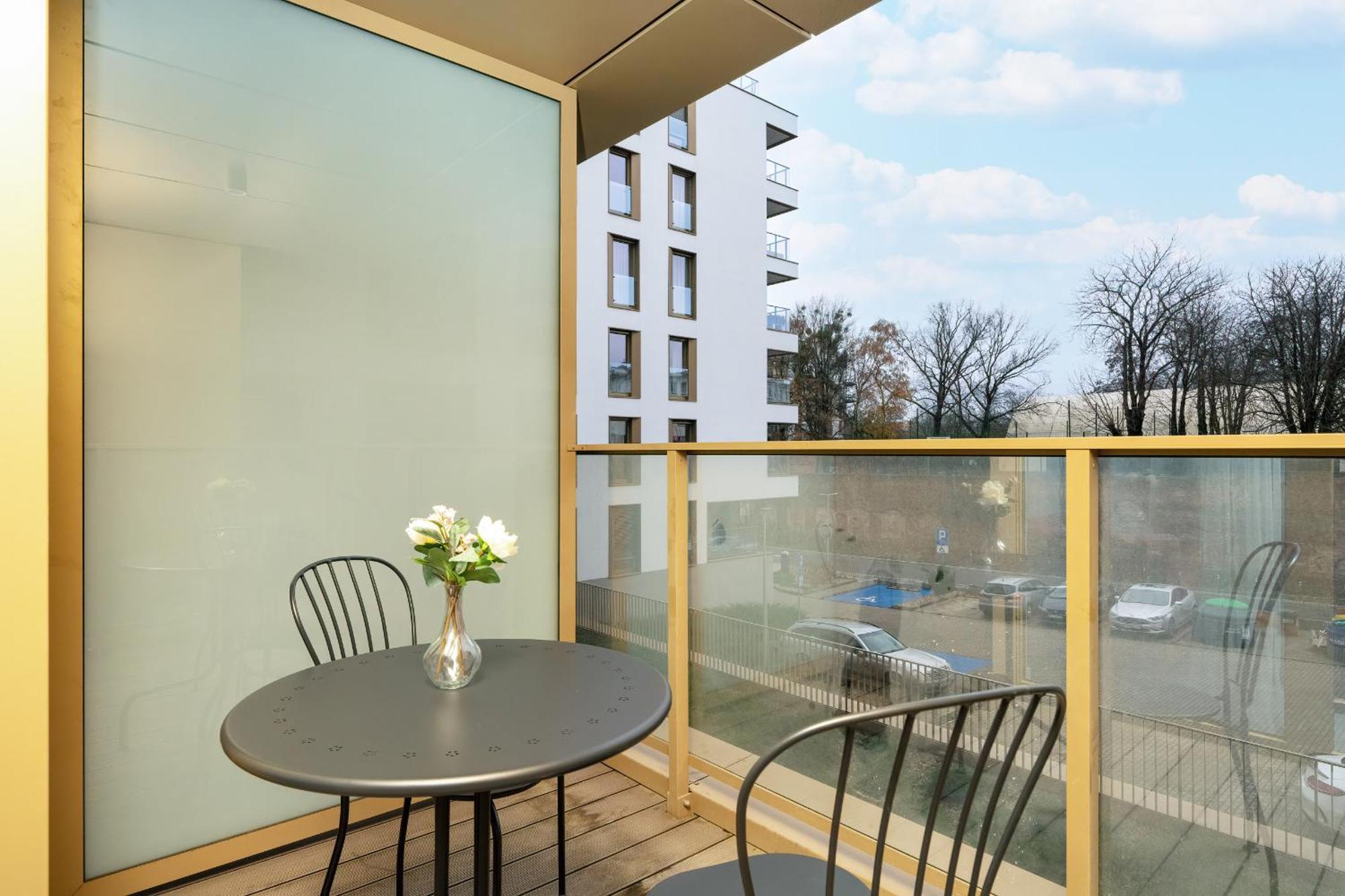 City Center Apartments With Gym & Free Garage Poznan By Noclegi Renters Bagian luar foto