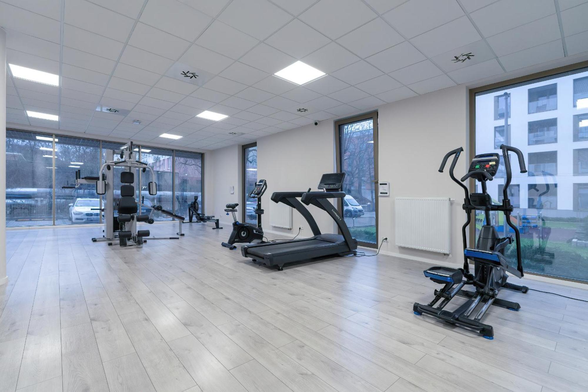 City Center Apartments With Gym & Free Garage Poznan By Noclegi Renters Bagian luar foto