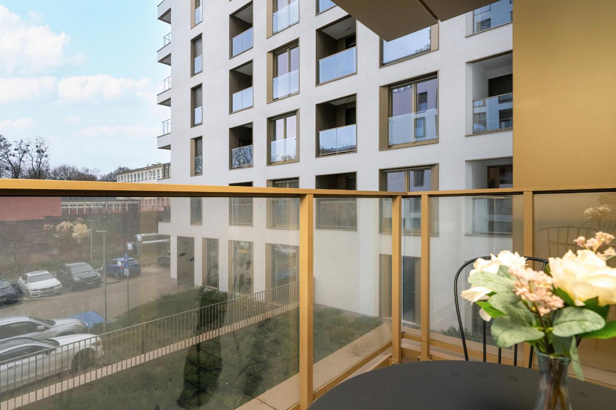 City Center Apartments With Gym & Free Garage Poznan By Noclegi Renters Bagian luar foto