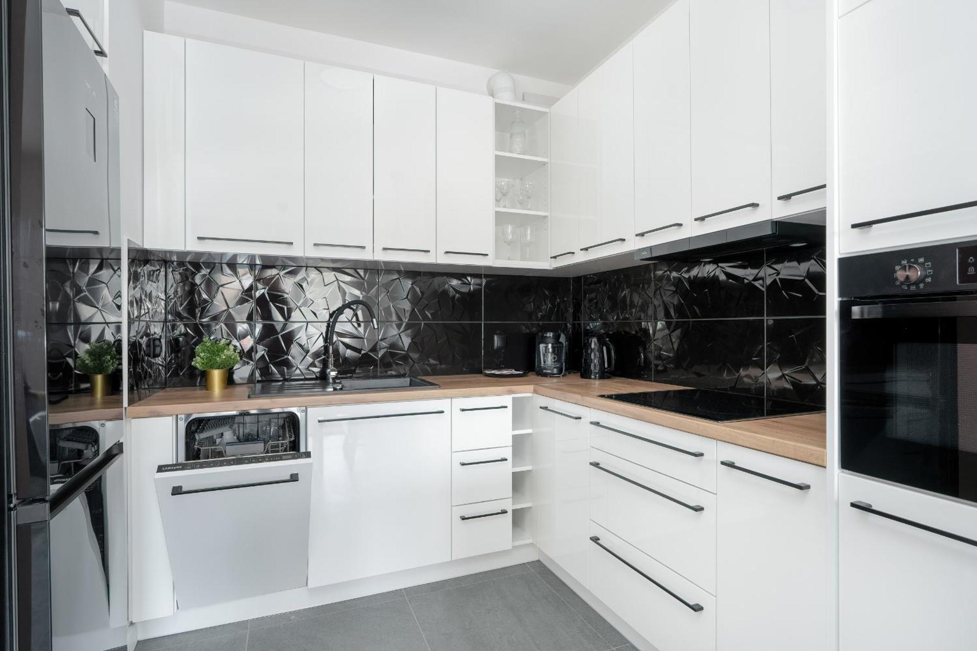 City Center Apartments With Gym & Free Garage Poznan By Noclegi Renters Bagian luar foto